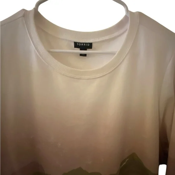 Torrid Cream and Green Crewneck Sweater with Scenic Landscape - Picture 4 of 6